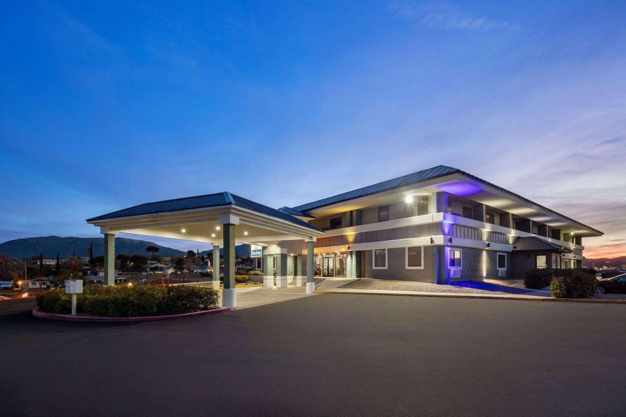 Travelodge By Wyndham Globe Az Exterior foto